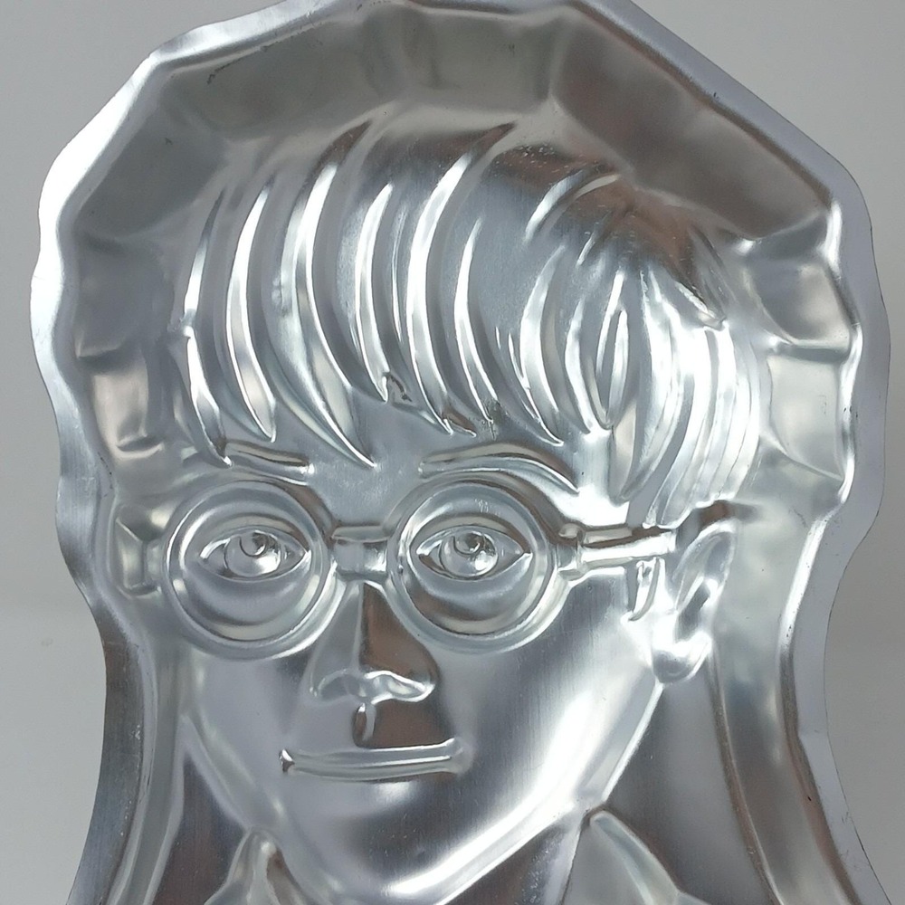 Vintage Wilton Harry Potter Bust Hogwarts Wizard Cake Pan Birthday 2105-5000 - Picture 4 of 7